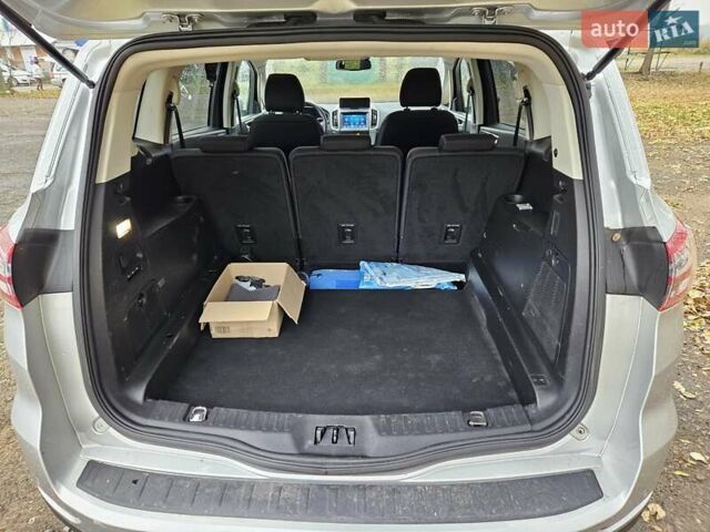 Сірий Форд С-Макс, об'ємом двигуна 2 л та пробігом 158 тис. км за 13990 $, фото 14 на Automoto.ua