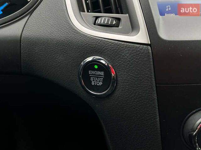 Серый Форд С-Макс, объемом двигателя 2 л и пробегом 158 тыс. км за 14500 $, фото 15 на Automoto.ua