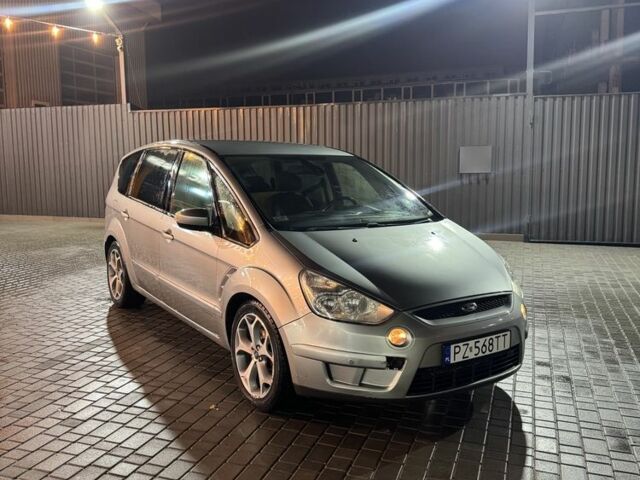 Серый Форд С-Макс, объемом двигателя 2 л и пробегом 230 тыс. км за 3900 $, фото 1 на Automoto.ua