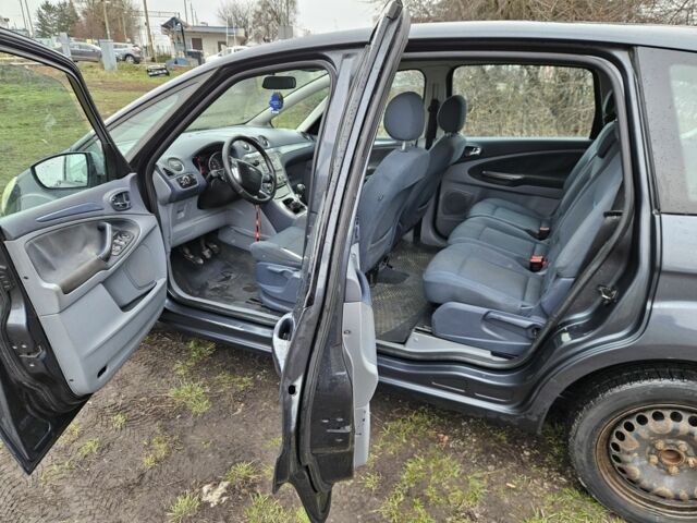 Серый Форд С-Макс, объемом двигателя 1.8 л и пробегом 346 тыс. км за 2400 $, фото 7 на Automoto.ua