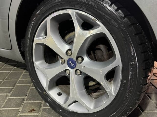 Серый Форд С-Макс, объемом двигателя 2 л и пробегом 230 тыс. км за 3900 $, фото 4 на Automoto.ua