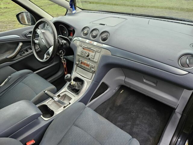 Серый Форд С-Макс, объемом двигателя 1.8 л и пробегом 346 тыс. км за 2400 $, фото 10 на Automoto.ua