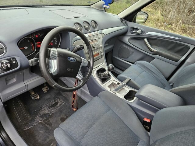 Серый Форд С-Макс, объемом двигателя 1.8 л и пробегом 346 тыс. км за 2400 $, фото 13 на Automoto.ua