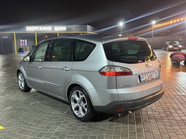 Серый Форд С-Макс, объемом двигателя 2 л и пробегом 230 тыс. км за 3900 $, фото 2 на Automoto.ua