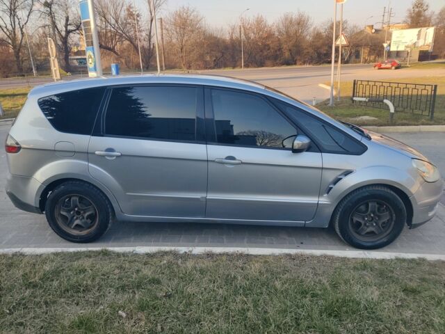 Форд С-Макс 2007 у Львові на Automoto.ua Сірий Форд С-Макс, об'ємом двигуна 1.8 л та пробігом 306 тис. км за 4800 $, фото 9 на Automoto.ua