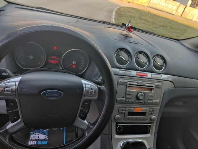 Форд С-Макс 2007 у Львові на Automoto.ua Сірий Форд С-Макс, об'ємом двигуна 1.8 л та пробігом 306 тис. км за 4800 $, фото 4 на Automoto.ua