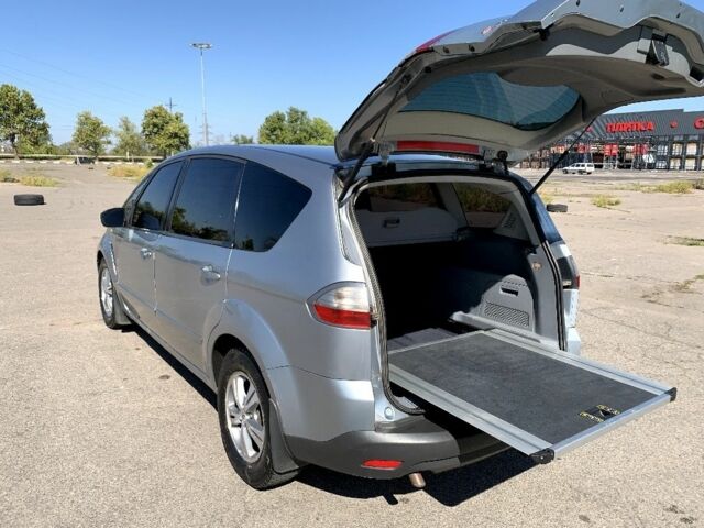 Форд С-Макс 2008 в Николаеве на Automoto.ua Серый Форд С-Макс, объемом двигателя 2 л и пробегом 400 тыс. км за 6000 $, фото 8 на Automoto.ua