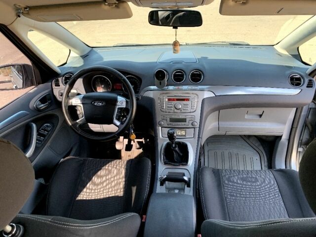 Форд С-Макс 2008 в Николаеве на Automoto.ua Серый Форд С-Макс, объемом двигателя 2 л и пробегом 400 тыс. км за 6000 $, фото 4 на Automoto.ua