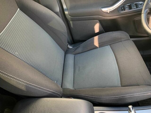 Серый Форд С-Макс, объемом двигателя 2 л и пробегом 262 тыс. км за 7900 $, фото 10 на Automoto.ua