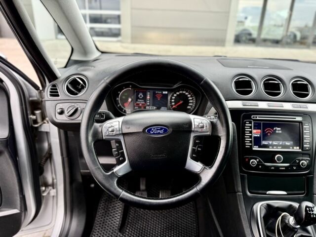 Серый Форд С-Макс, объемом двигателя 2 л и пробегом 330 тыс. км за 9500 $, фото 7 на Automoto.ua