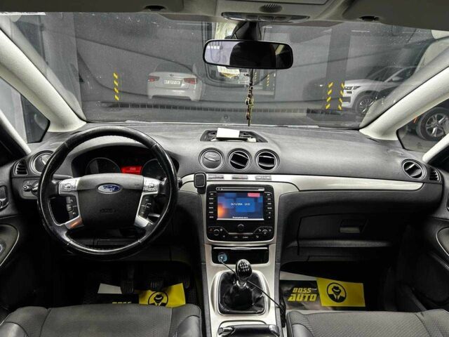 Сірий Форд С-Макс, об'ємом двигуна 1.6 л та пробігом 250 тис. км за 8200 $, фото 6 на Automoto.ua