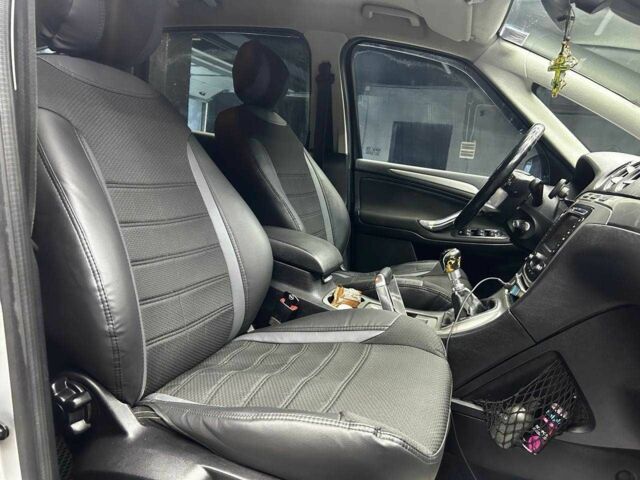 Сірий Форд С-Макс, об'ємом двигуна 1.6 л та пробігом 250 тис. км за 8200 $, фото 12 на Automoto.ua