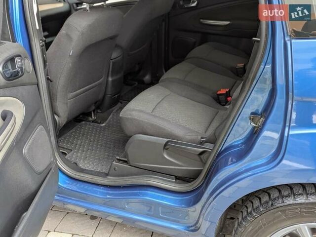 Синій Форд С-Макс, об'ємом двигуна 2 л та пробігом 196 тис. км за 6899 $, фото 40 на Automoto.ua