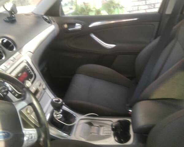 Синий Форд С-Макс, объемом двигателя 2 л и пробегом 250 тыс. км за 6000 $, фото 3 на Automoto.ua