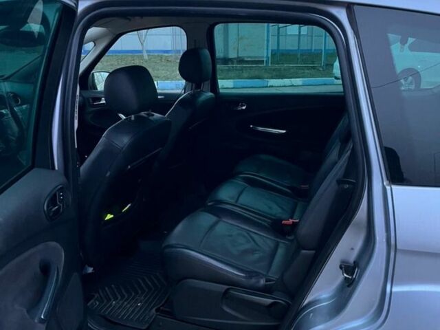 Синий Форд С-Макс, объемом двигателя 1.8 л и пробегом 300 тыс. км за 2900 $, фото 6 на Automoto.ua