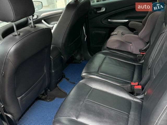 Синий Форд С-Макс, объемом двигателя 1.6 л и пробегом 263 тыс. км за 9500 $, фото 13 на Automoto.ua