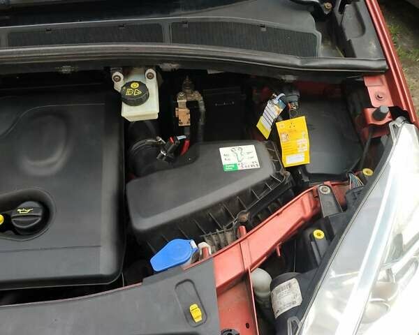 Помаранчевий Форд С-Макс, об'ємом двигуна 2 л та пробігом 310 тис. км за 7500 $, фото 1 на Automoto.ua