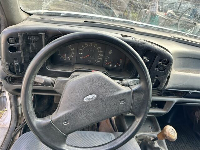 Форд Скорпио 1985 в Кривом Роге на Automoto.ua Белый Форд Скорпио, объемом двигателя 2 л и пробегом 2 тыс. км за 1194 $, фото 6 на Automoto.ua