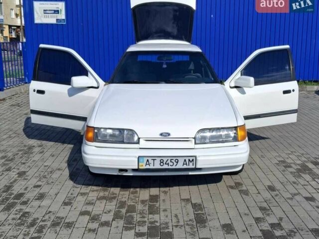 Белый Форд Скорпио, объемом двигателя 2.3 л и пробегом 300 тыс. км за 3000 $, фото 1 на Automoto.ua