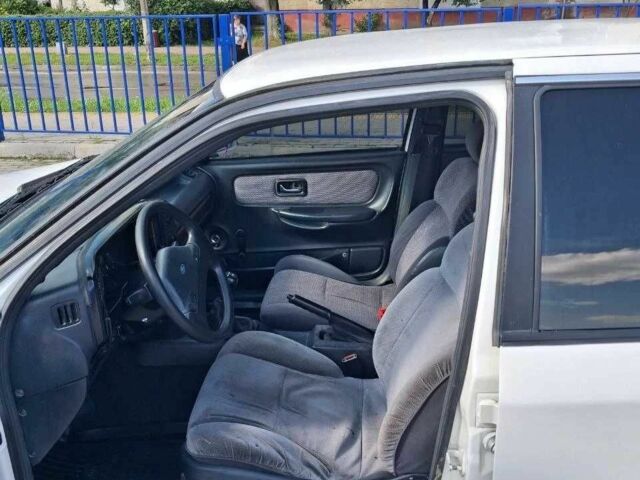 Белый Форд Скорпио, объемом двигателя 2.3 л и пробегом 300 тыс. км за 3000 $, фото 7 на Automoto.ua