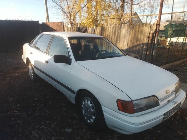 Белый Форд Скорпио, объемом двигателя 2 л и пробегом 300 тыс. км за 1075 $, фото 1 на Automoto.ua