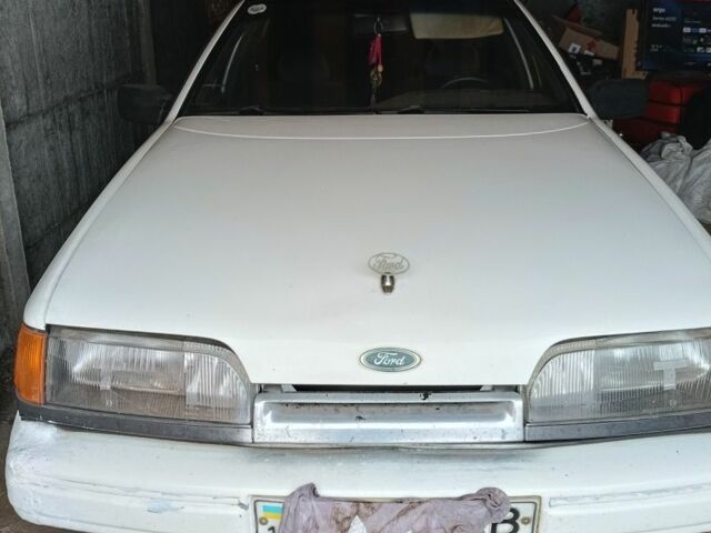 Білий Форд Скорпіо, об'ємом двигуна 2 л та пробігом 300 тис. км за 750 $, фото 1 на Automoto.ua