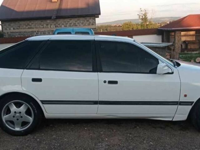 Белый Форд Скорпио, объемом двигателя 2.3 л и пробегом 300 тыс. км за 3000 $, фото 3 на Automoto.ua