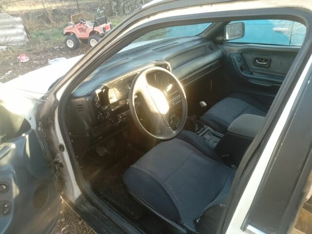 Белый Форд Скорпио, объемом двигателя 2 л и пробегом 300 тыс. км за 1075 $, фото 5 на Automoto.ua