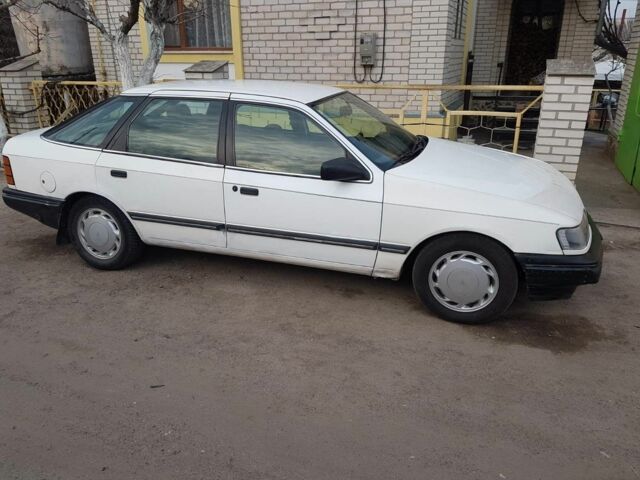 Белый Форд Скорпио, объемом двигателя 2 л и пробегом 500 тыс. км за 64000 $, фото 1 на Automoto.ua