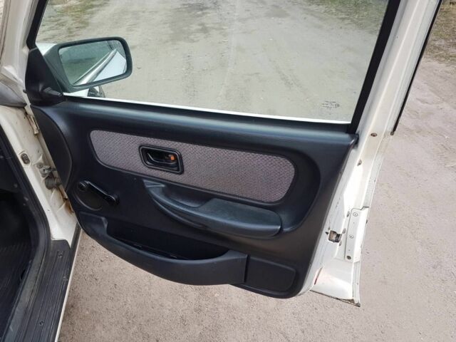 Белый Форд Скорпио, объемом двигателя 2 л и пробегом 500 тыс. км за 64000 $, фото 4 на Automoto.ua