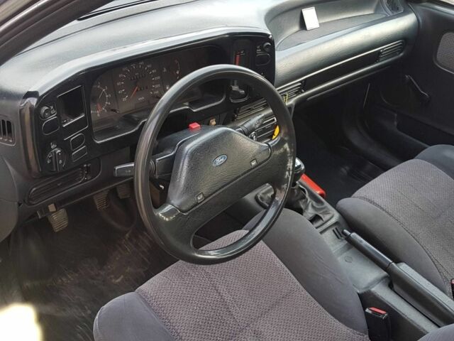 Белый Форд Скорпио, объемом двигателя 2 л и пробегом 500 тыс. км за 64000 $, фото 3 на Automoto.ua