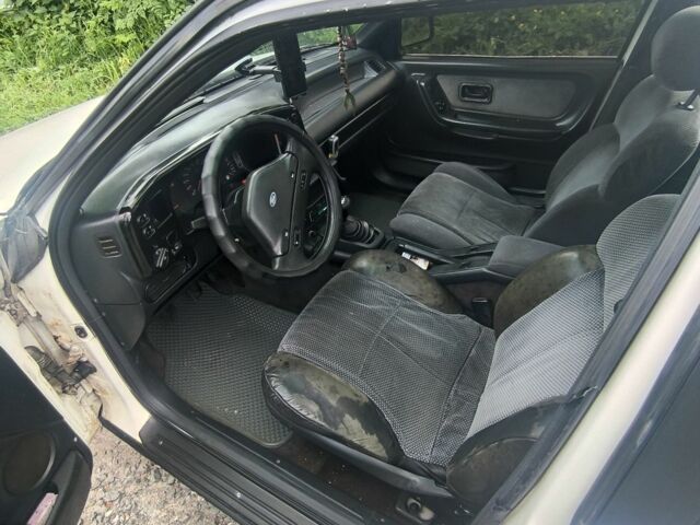 Белый Форд Скорпио, объемом двигателя 3 л и пробегом 345 тыс. км за 811 $, фото 2 на Automoto.ua