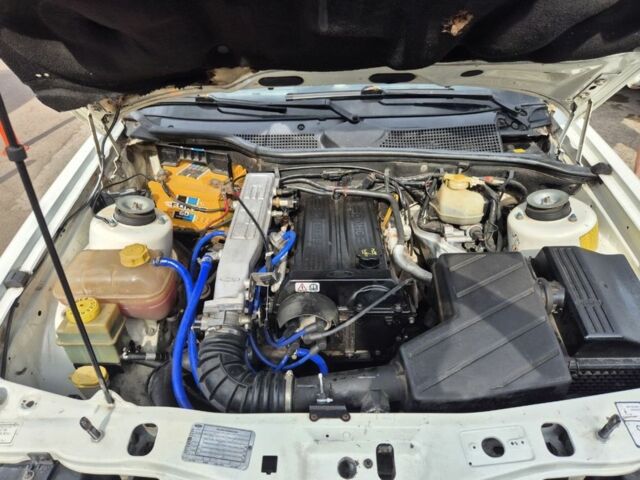 Белый Форд Скорпио, объемом двигателя 2 л и пробегом 190 тыс. км за 1016 $, фото 6 на Automoto.ua