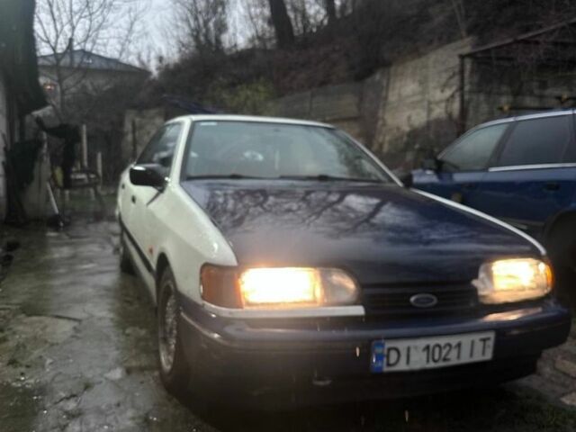 Белый Форд Скорпио, объемом двигателя 2 л и пробегом 190 тыс. км за 1016 $, фото 1 на Automoto.ua