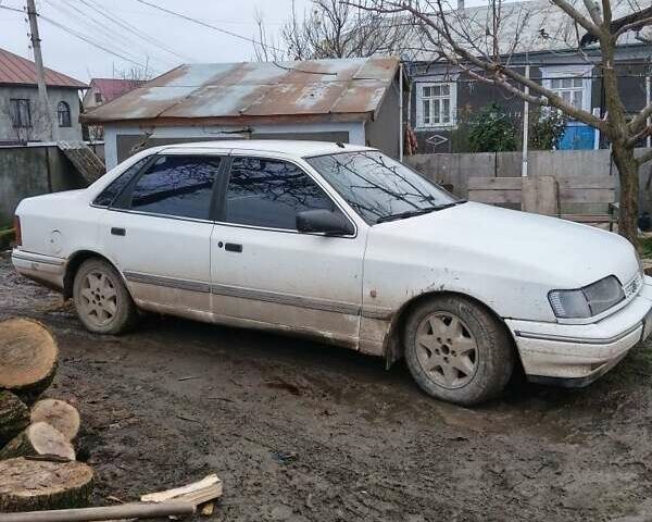 Белый Форд Скорпио, объемом двигателя 2 л и пробегом 300 тыс. км за 800 $, фото 1 на Automoto.ua