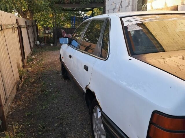 Белый Форд Скорпио, объемом двигателя 2 л и пробегом 30 тыс. км за 1300 $, фото 4 на Automoto.ua