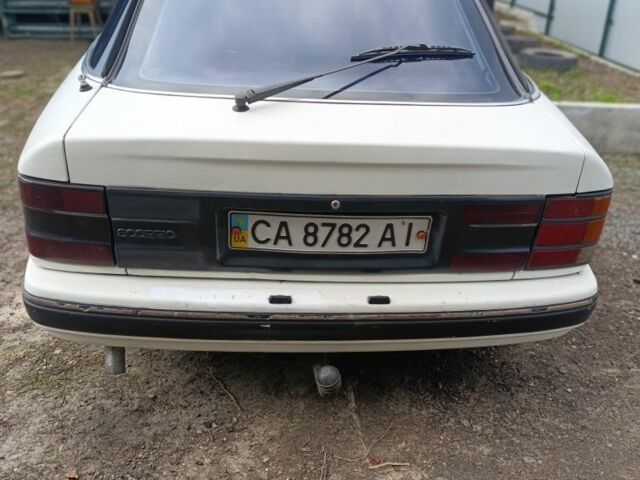 Белый Форд Скорпио, объемом двигателя 2.5 л и пробегом 250 тыс. км за 1500 $, фото 3 на Automoto.ua