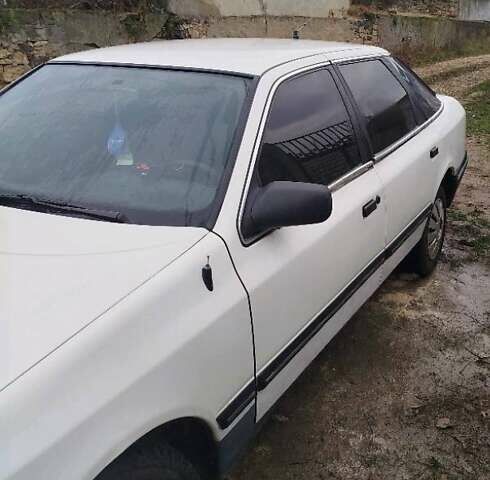 Білий Форд Скорпіо, об'ємом двигуна 2 л та пробігом 250 тис. км за 1250 $, фото 1 на Automoto.ua