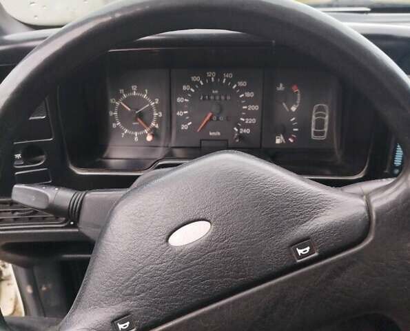 Білий Форд Скорпіо, об'ємом двигуна 2 л та пробігом 250 тис. км за 1250 $, фото 2 на Automoto.ua