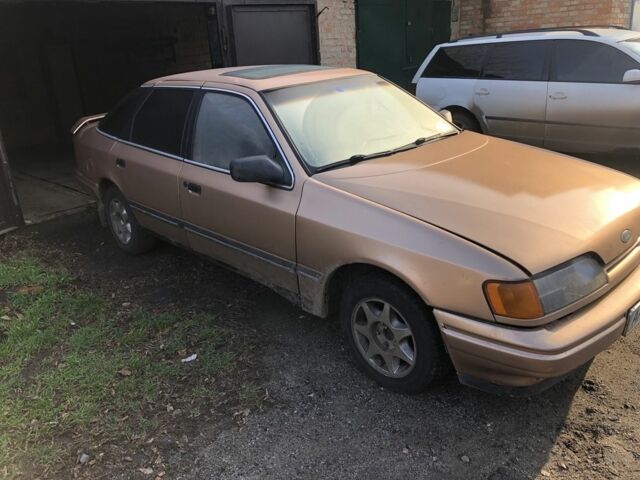 Бежевый Форд Скорпио, объемом двигателя 2.4 л и пробегом 300 тыс. км за 1250 $, фото 4 на Automoto.ua