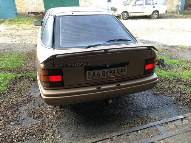 Бежевый Форд Скорпио, объемом двигателя 2.4 л и пробегом 300 тыс. км за 1250 $, фото 3 на Automoto.ua