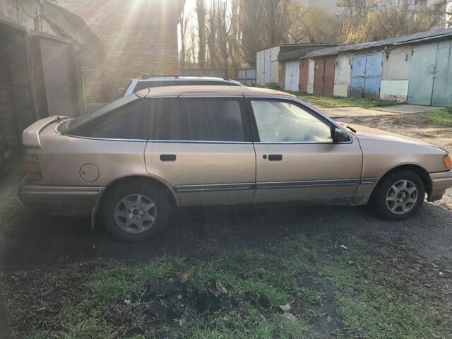 Бежевый Форд Скорпио, объемом двигателя 2.4 л и пробегом 300 тыс. км за 1250 $, фото 5 на Automoto.ua