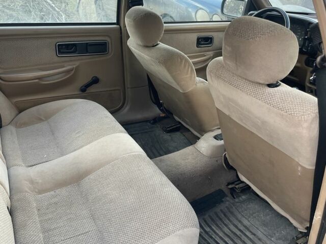 Бежевый Форд Скорпио, объемом двигателя 2 л и пробегом 300 тыс. км за 828 $, фото 3 на Automoto.ua