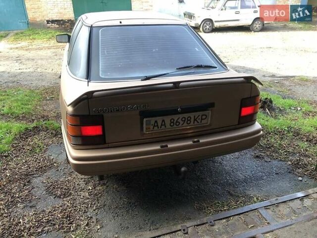 Бежевый Форд Скорпио, объемом двигателя 2.4 л и пробегом 300 тыс. км за 1250 $, фото 2 на Automoto.ua