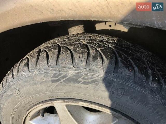 Бежевый Форд Скорпио, объемом двигателя 2.4 л и пробегом 300 тыс. км за 1250 $, фото 15 на Automoto.ua