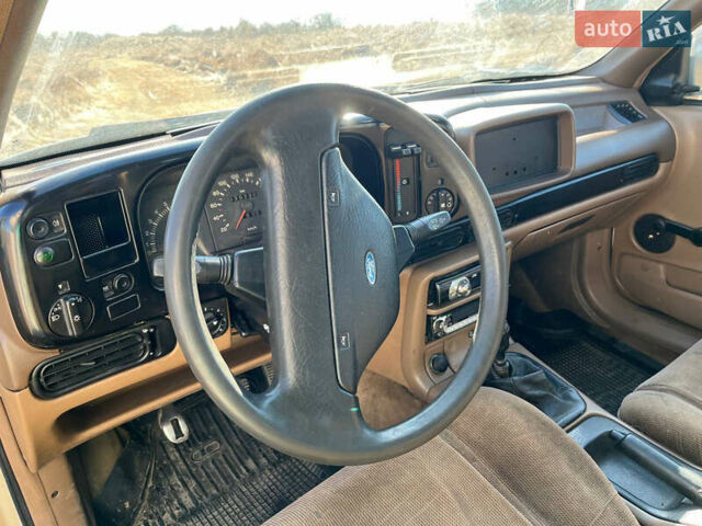 Бежевый Форд Скорпио, объемом двигателя 2 л и пробегом 350 тыс. км за 1300 $, фото 9 на Automoto.ua