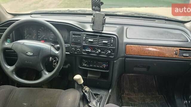 Бежевый Форд Скорпио, объемом двигателя 2 л и пробегом 349 тыс. км за 1000 $, фото 4 на Automoto.ua