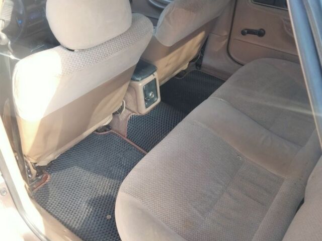 Бежевый Форд Скорпио, объемом двигателя 2 л и пробегом 190 тыс. км за 1000 $, фото 9 на Automoto.ua