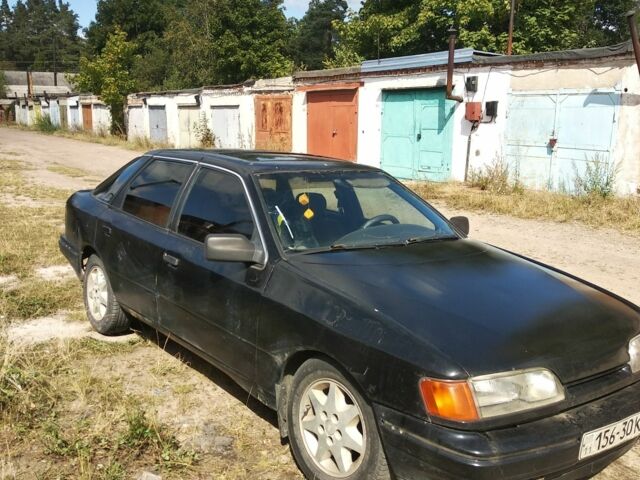 Черный Форд Скорпио, объемом двигателя 2 л и пробегом 302 тыс. км за 900 $, фото 1 на Automoto.ua