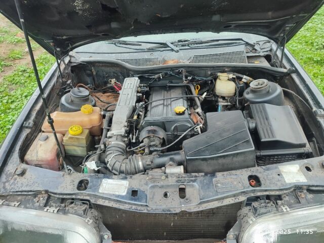 Черный Форд Скорпио, объемом двигателя 2 л и пробегом 2 тыс. км за 549 $, фото 5 на Automoto.ua